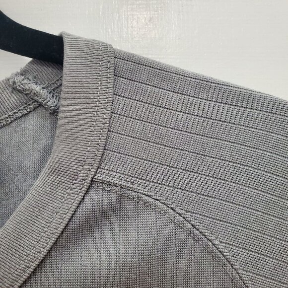 Guess Jeans Men's Vintage 90s Gray Ribbed Knit Crew Neck Short Sleeve Tee Sz XXL - Picture 2 of 5